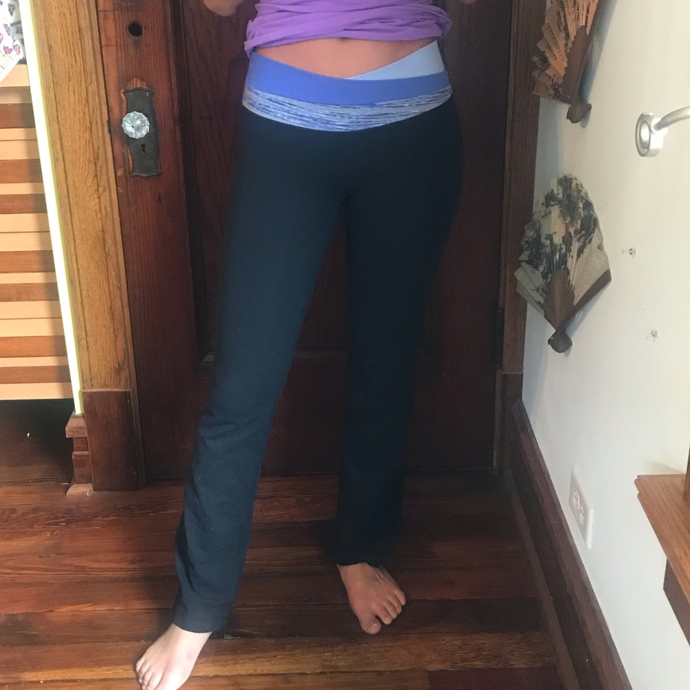 Sz 4 Lululemon yoga pants, black and blue/purple